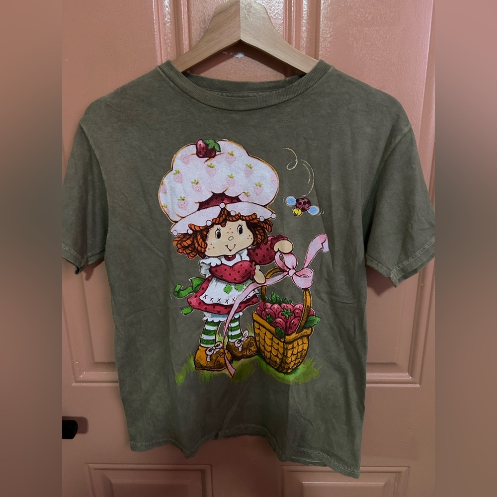 Strawberry Shortcake women/Junior tee shirt size XS